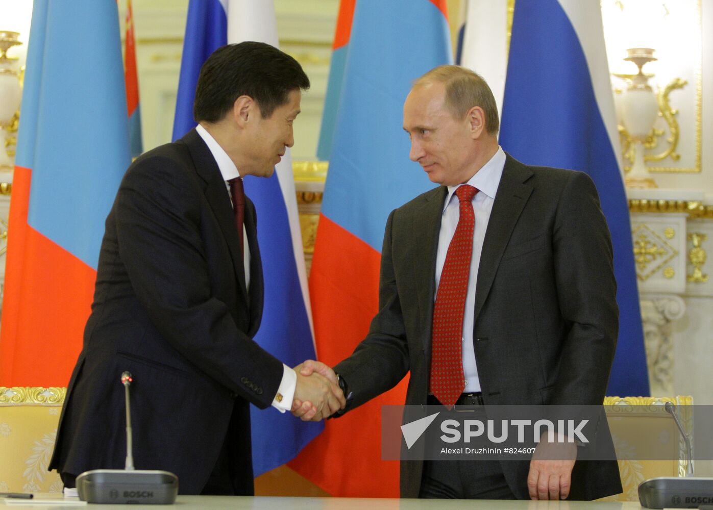 Vladimir Putin and Sukhbaataryn Batbold
