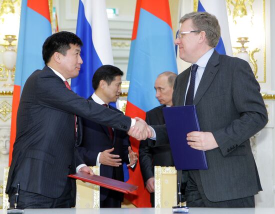 Conclusion of Russian-Mongolian documents