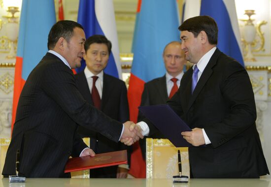 Conclusion of Russian-Mongolian documents