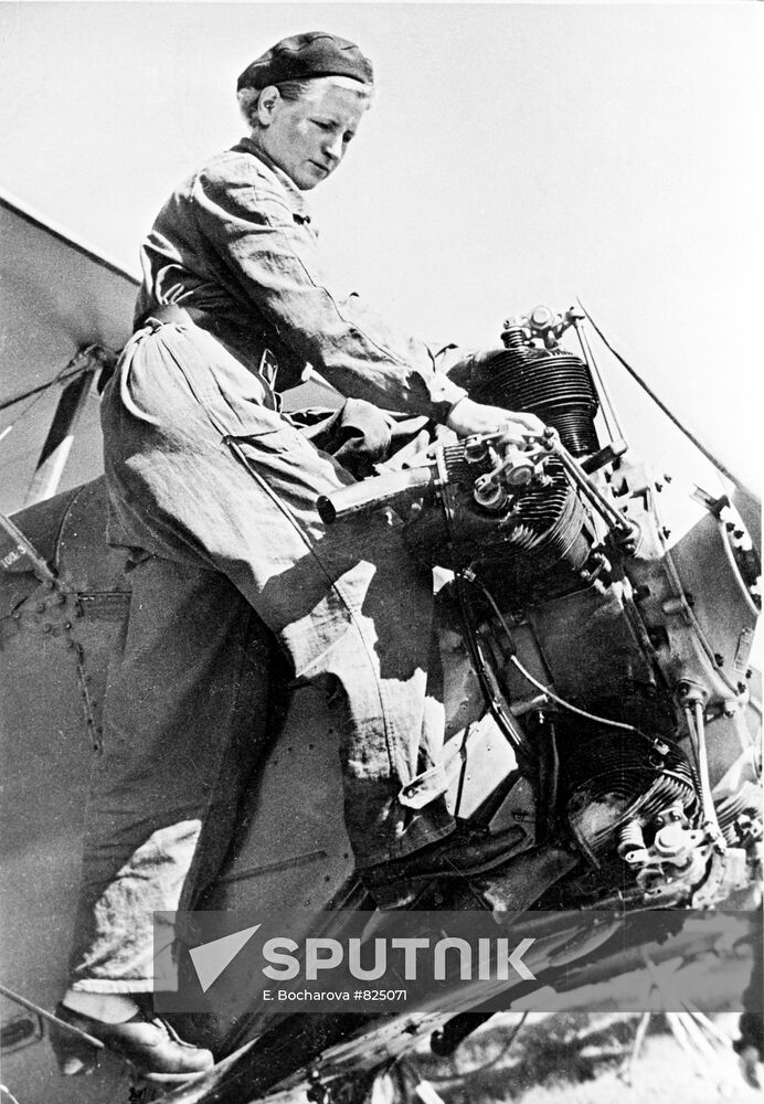 Airwoman