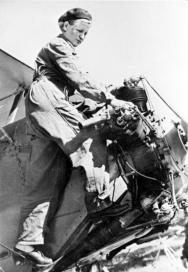 Airwoman