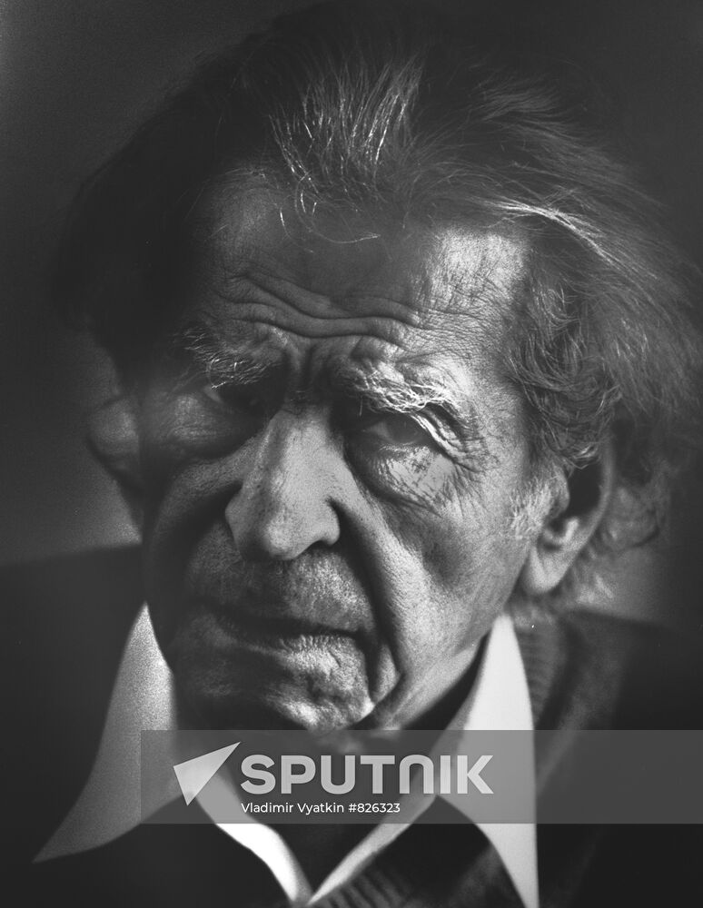 Painter and sculptor Nikolai Nikogosyan