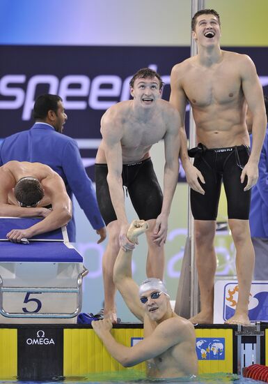 10th FINA World Swimming Championships. Day Two