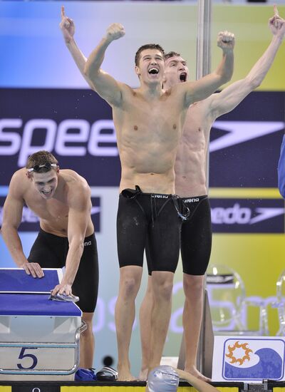 10th FINA World Swimming Championships. Day Two