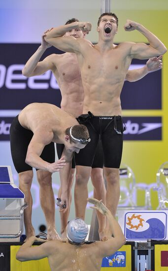 10th FINA World Swimming Championships. Day Two