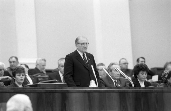 Avgust Voss opening session of Soviet Parliament