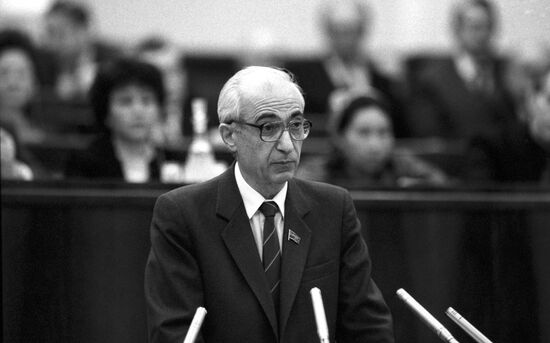 G.Voskanyan To Speak at Session