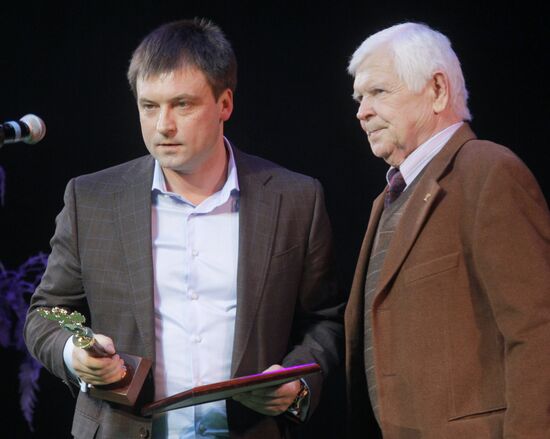 Igor Korneyev, Anatoly Isayev