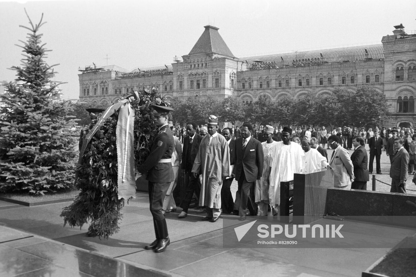 Nigerian delegation at the Mausoleum of V. Lenin