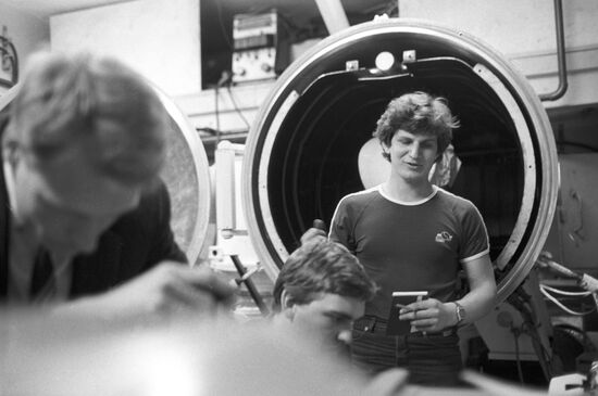 Vacuum tests