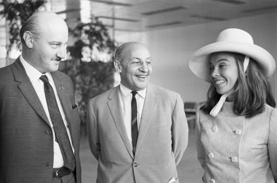 Lev Kulidzhanov, Aleksandr Zguridi, Leslie Caron
