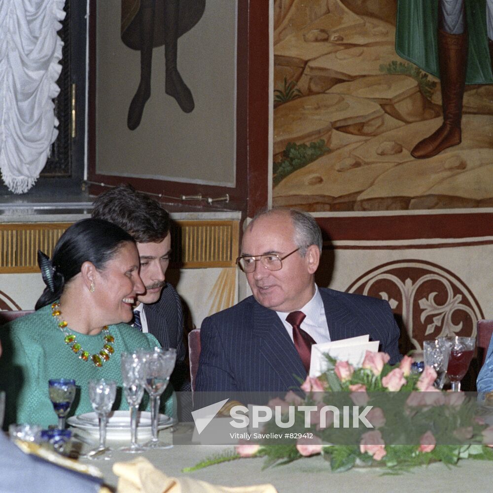 Brazilian first lady Marly Sarney and Mikhail Gorbachev