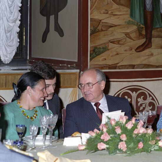 Brazilian first lady Marly Sarney and Mikhail Gorbachev