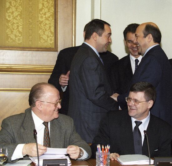 Viktor Gerashchenko and Yuri Chaika