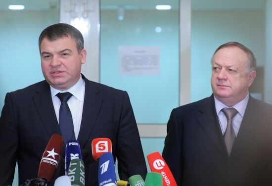 Anatoly Serdyukov and Viktor Zavarzin