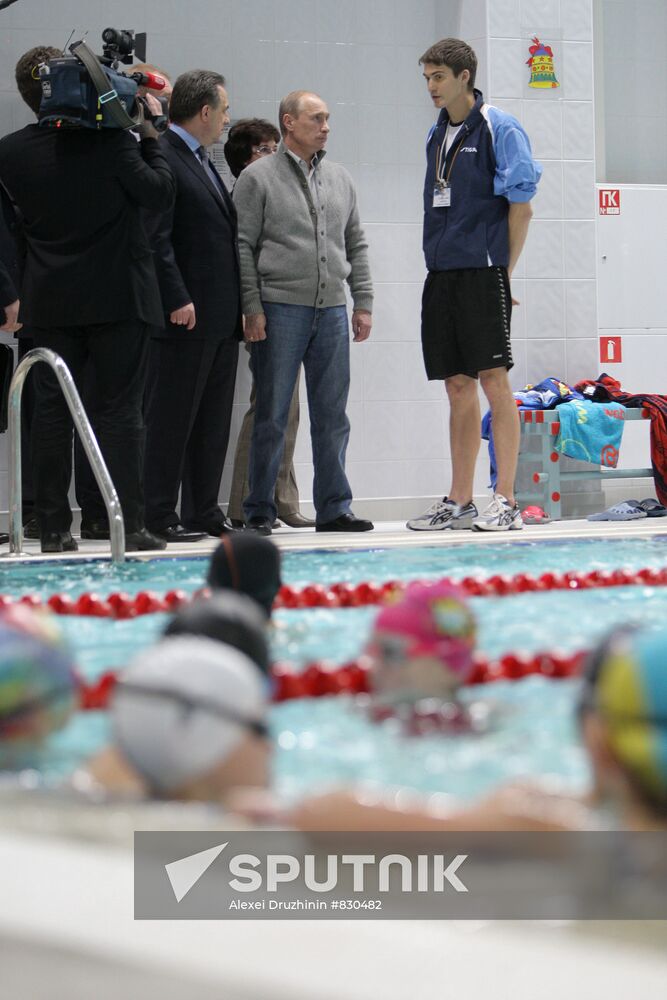 Vladimir Putin visits Moskovsky sports and recreation center