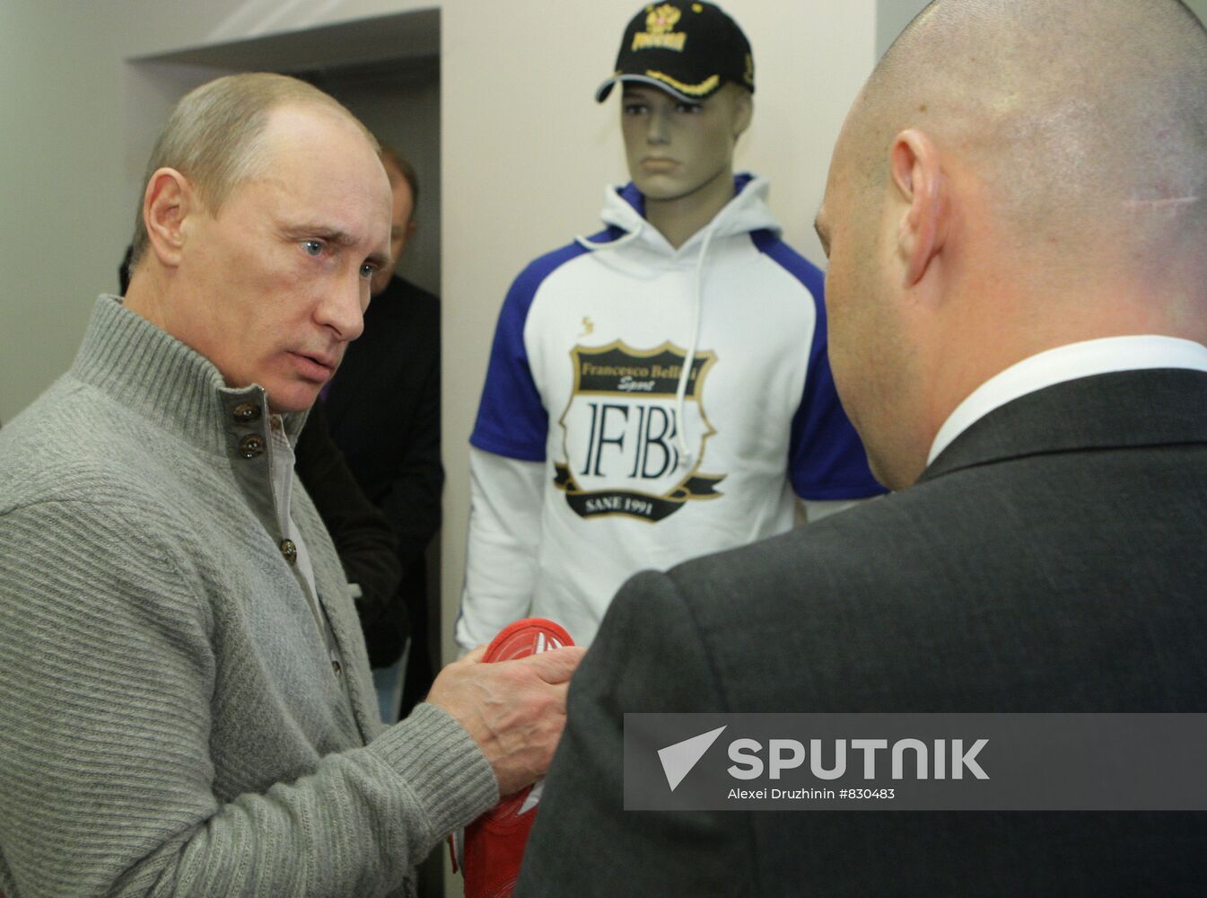 Vladimir Putin visits Moskovsky sports and recreation center