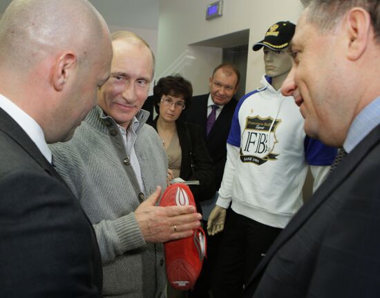 Vladimir Putin visits Moskovsky sports and recreation center