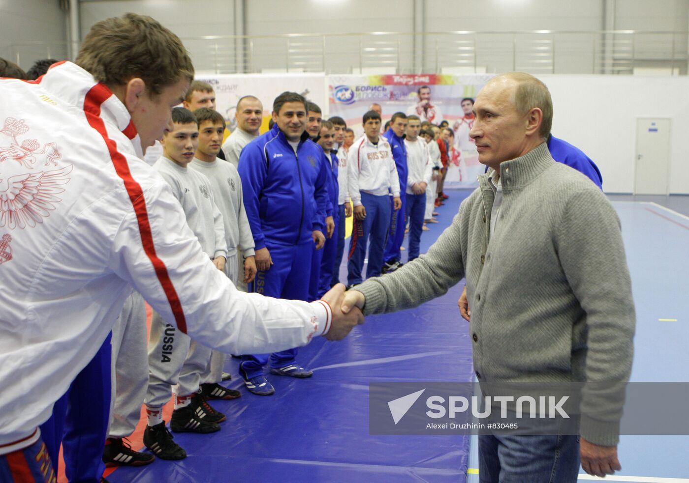 Vladimir Putin visits Moskovsky sports and recreation center