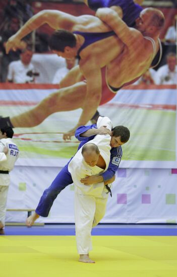 Vladimir Putin attends judo training session