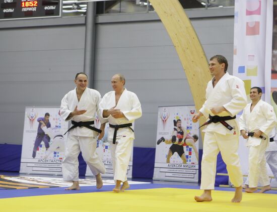 Vladimir Putin attends judo training session