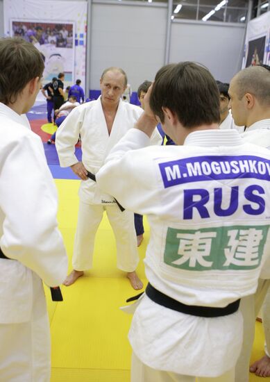 Vladimir Putin attends judo training session