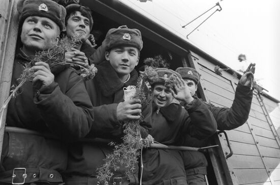 Soviet troop pull-out