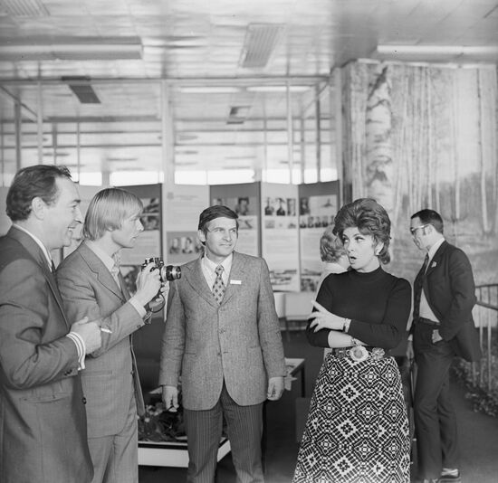 Gina Lollobrigida, Vyacheslav Tikhonov and Oleg Vidov