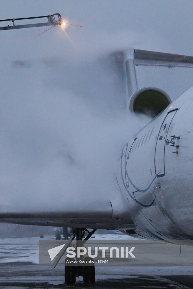 Work of aerodrome services in bad weather conditions