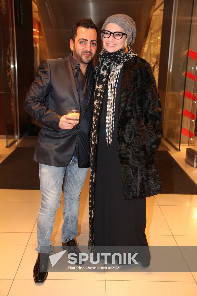Evelina Khromchenko and Von Vonni