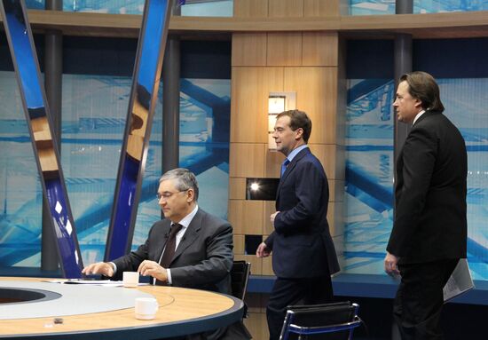 Dmitry Medvedev summed up year 2010 on television