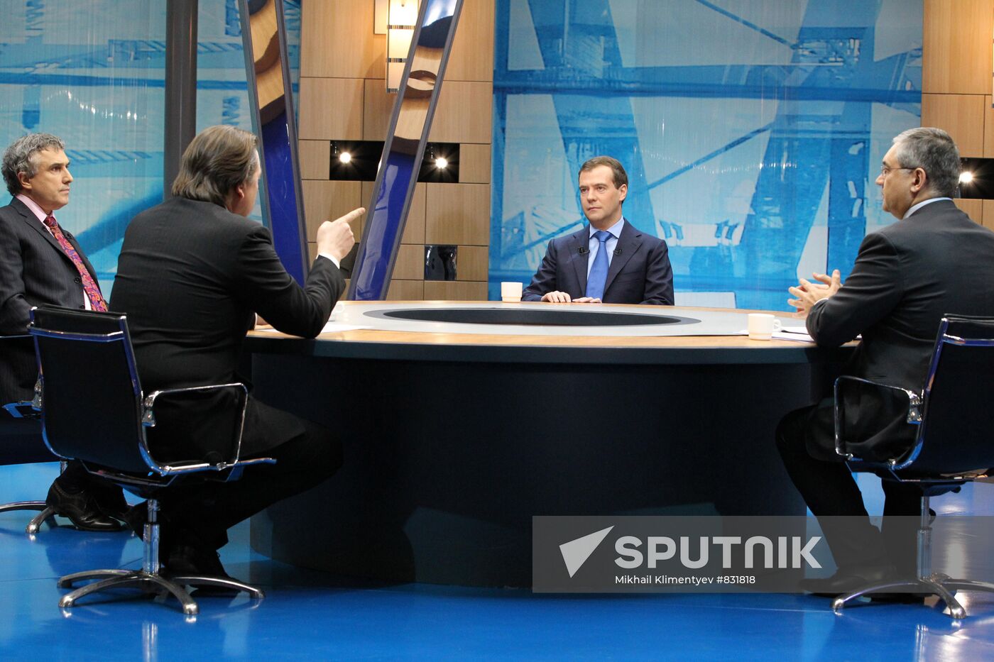 Dmitry Medvedev summed up year 2010 on television