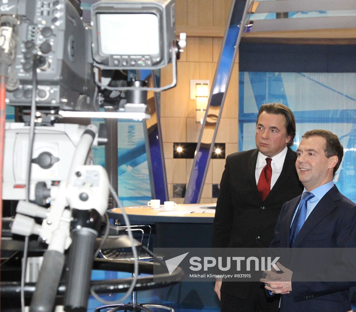 Dmitry Medvedev summed up year 2010 on television