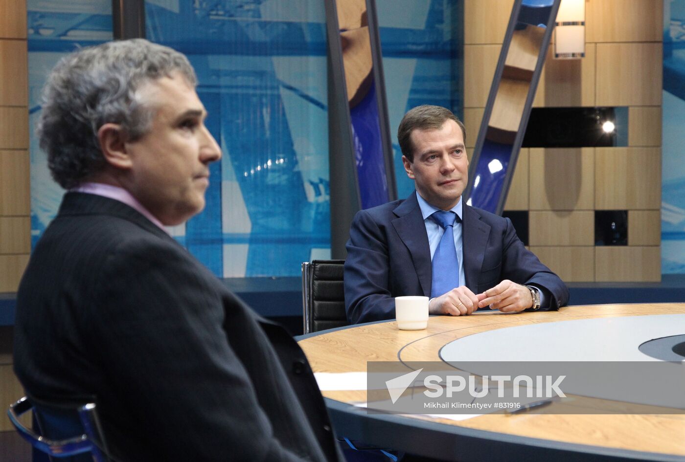 Dmitry Medvedev summed up year 2010 on television