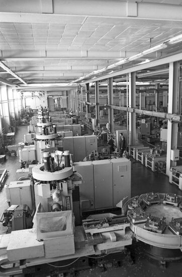 Flexible automated manufacturing shop