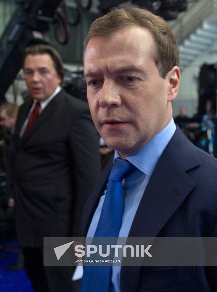 Dmitry Medvedev gives year-end live interview to top channels