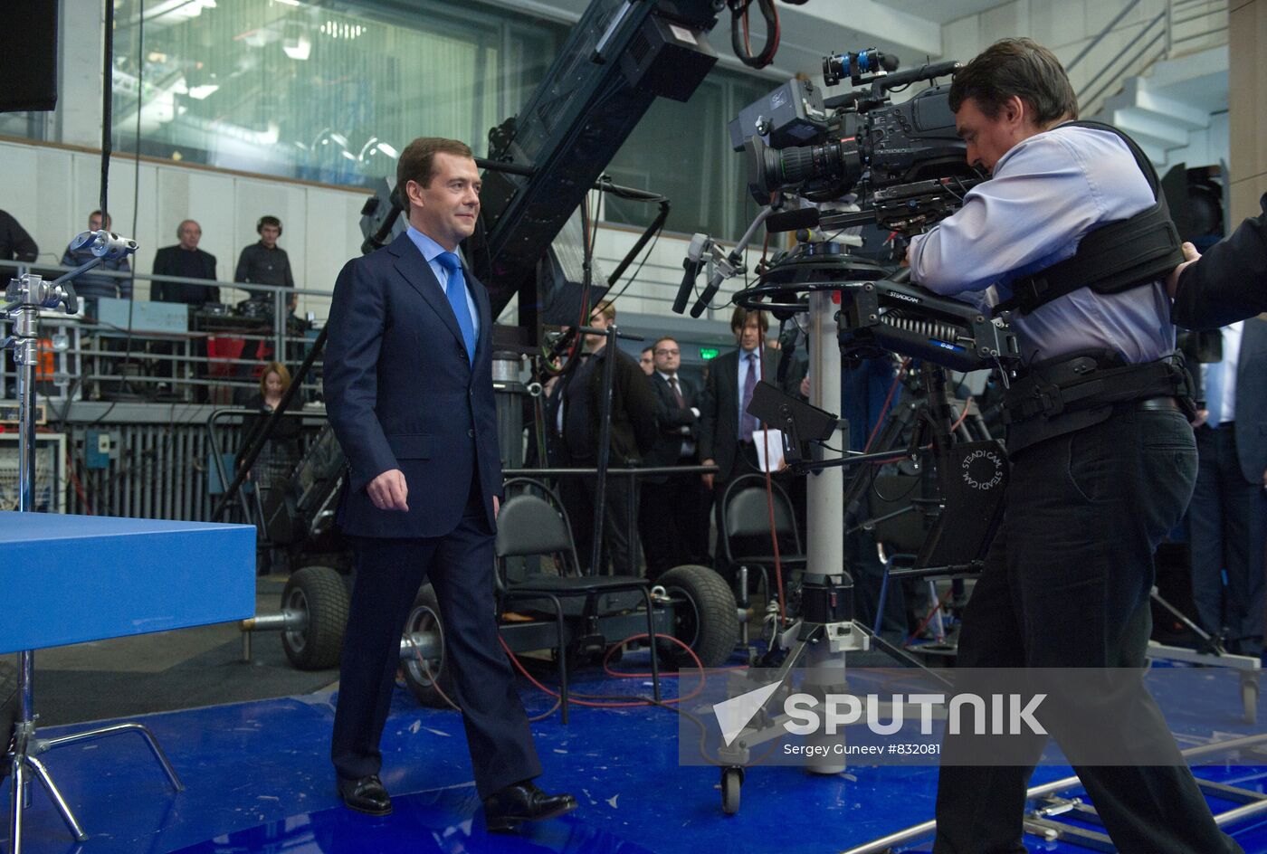 Dmitry Medvedev gives year-end interview to top TV channels