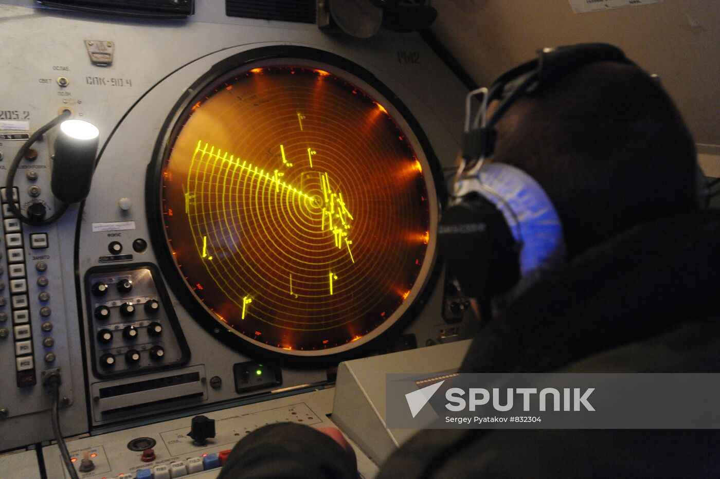 Radio data treatment panel, command post