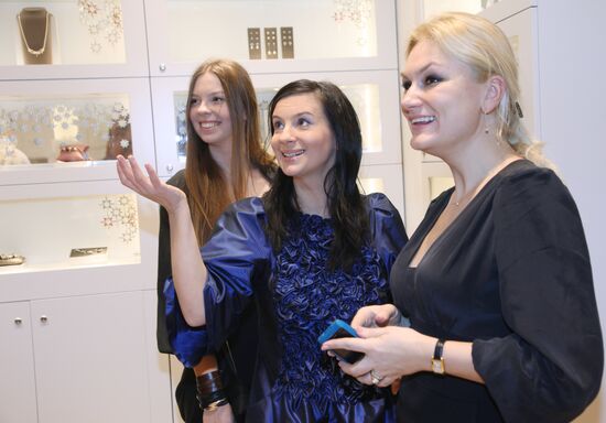 Alla Ruga, Elena Ishcheyeva and Evelina Blyodans
