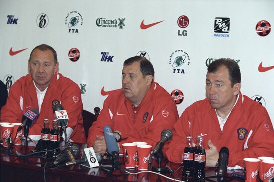 O.Romantsev, M.Gershkovich and S.Pavlov at news conference