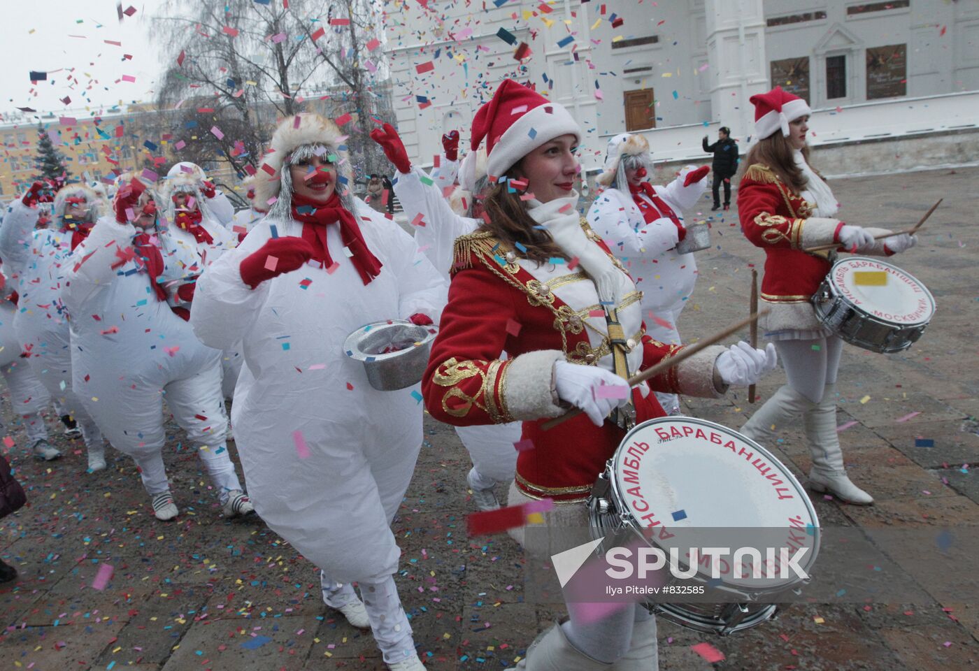 Participants attend New Year performance on Cathedral Square