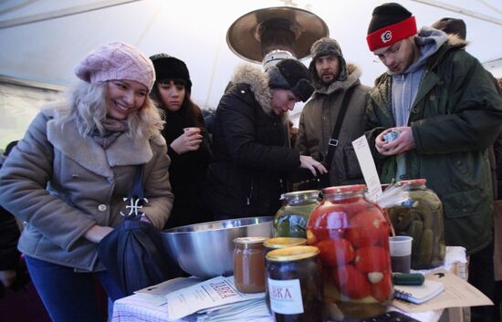 Seasons New Year fair held at Moscow Hermitage Garden