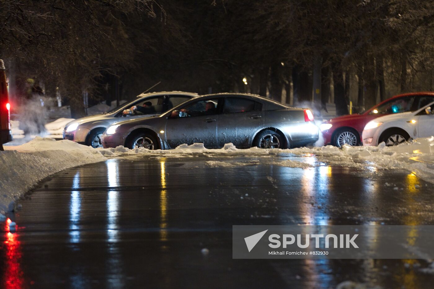 Moscow hit by freezing rain