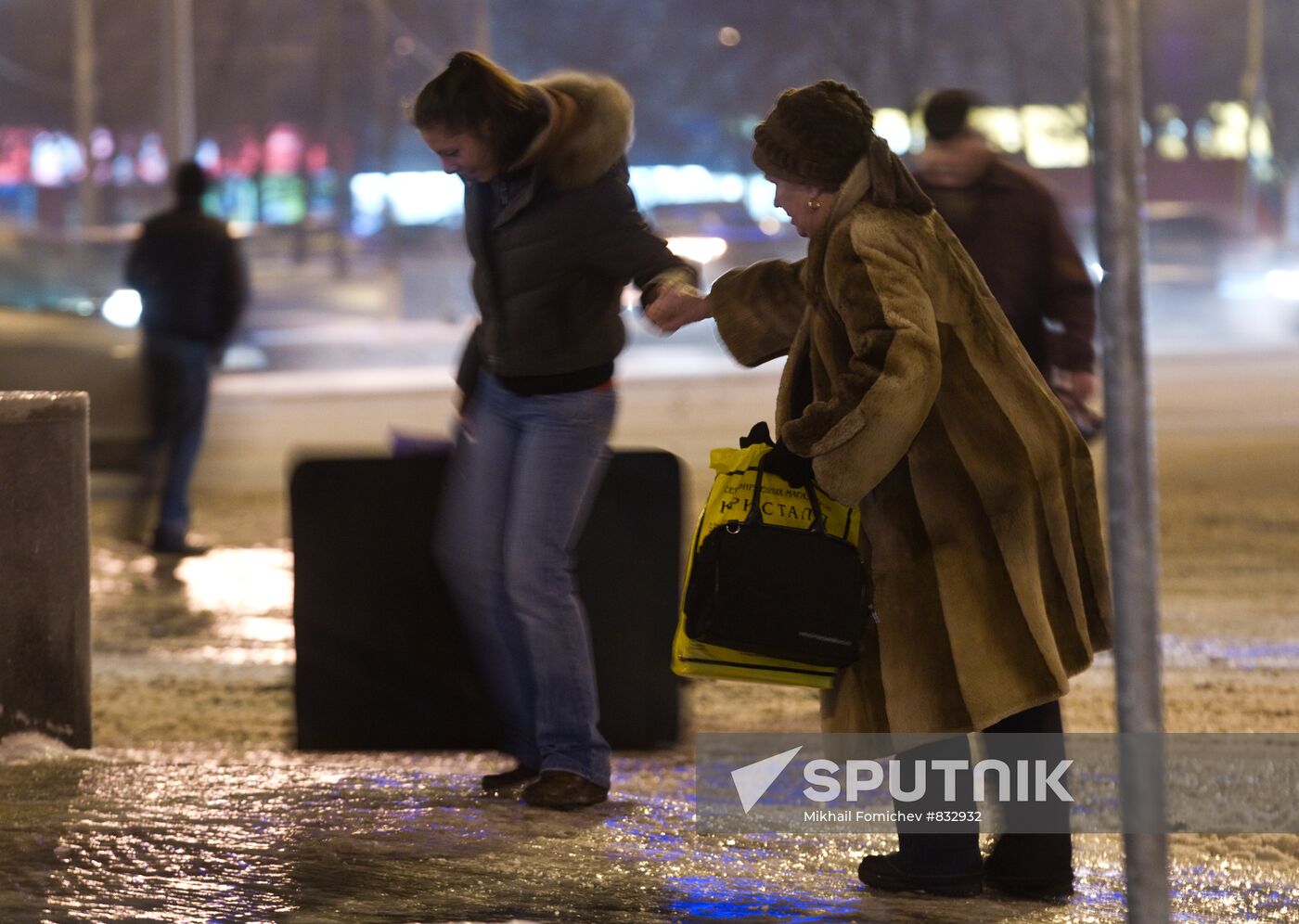 Moscow hit by freezing rain