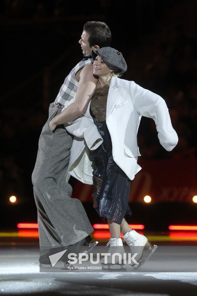 Yelena Berezhnaya and Anton Sikharulidze
