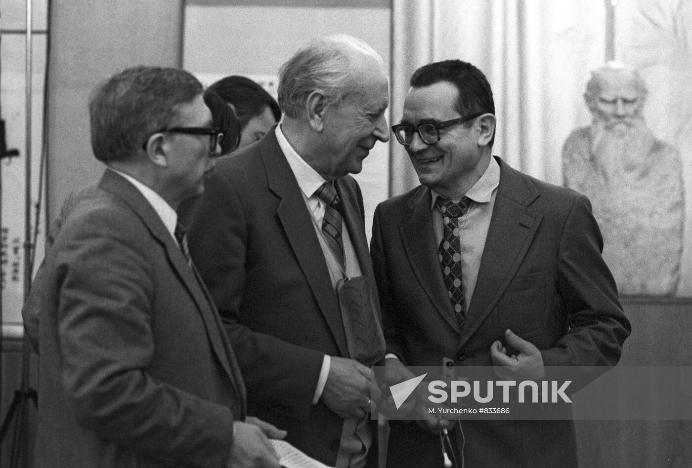 Dmitry Likhachyov and Florian Neuvazhny