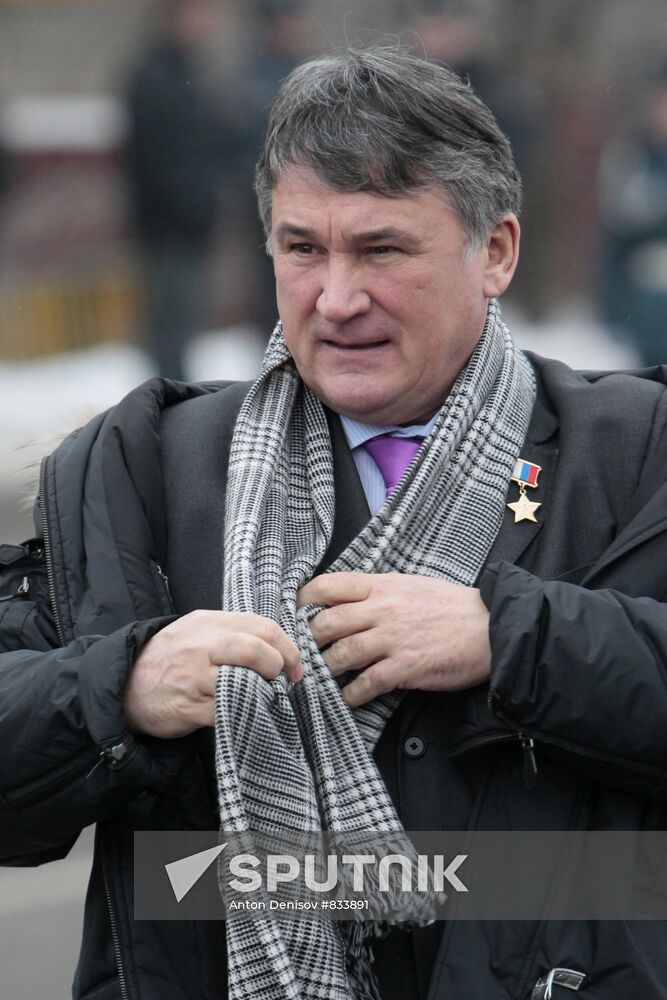 Monument to rescuers and firefighters unveiled in Moscow