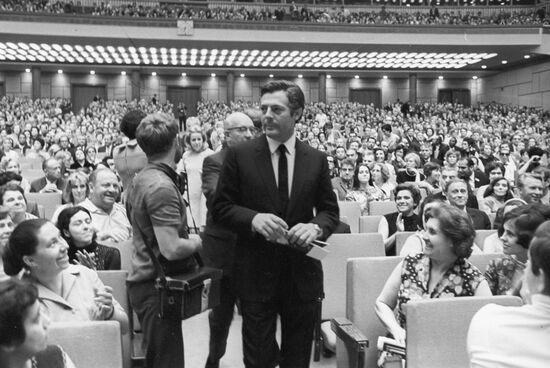 Marcello Mastroianni and audience