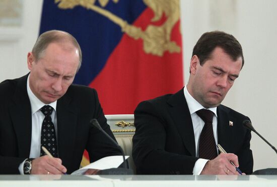 Dmitry Medvedev and Vladimir Putin attend State Council meeting