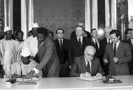 Anatoly Dobrynin, Moussa Traore